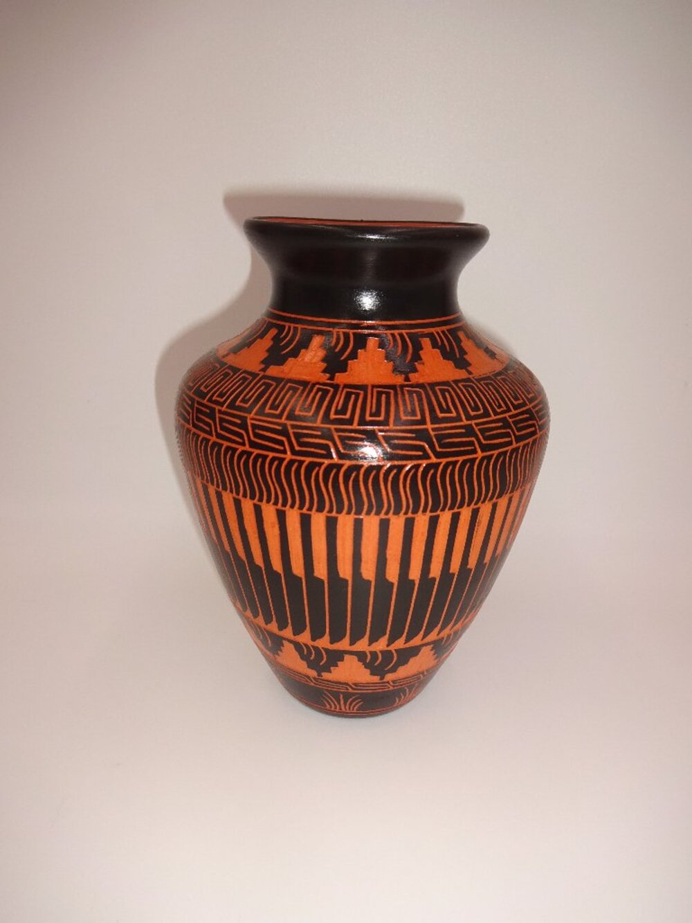 Black Native American Indian Elaine Begay Navajo Etched Pottery Vase 7" Signed